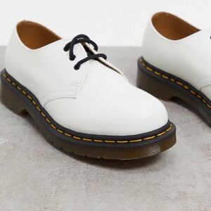 Dr Martens 1461 flat leather shoes in white